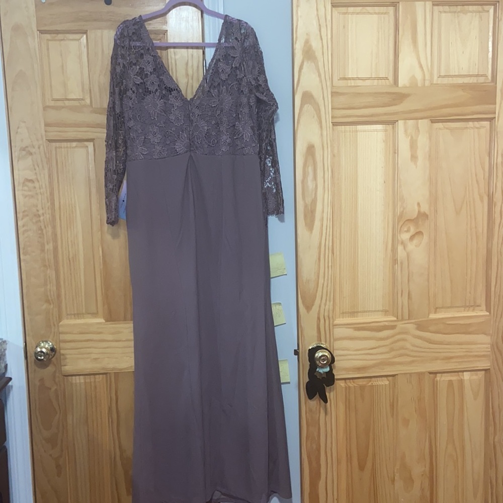 NWT Purple Lace Plus Size Evening Gown - Picture 3 of 5